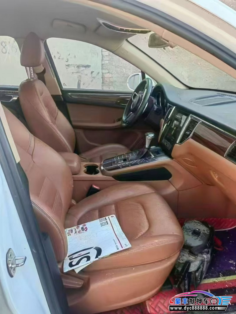 17年众泰SR9轿车抵押车出售