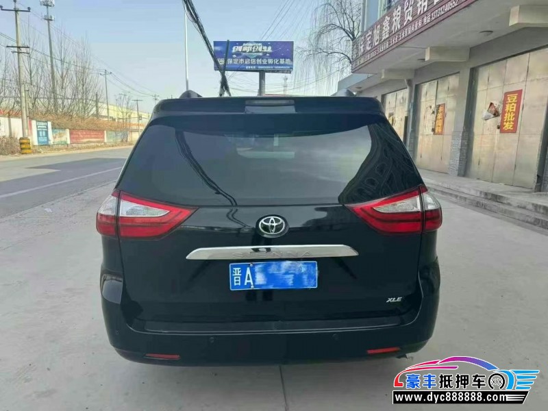 17年丰田塞纳轿车抵押车出售