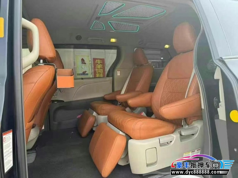 17年丰田塞纳轿车抵押车出售