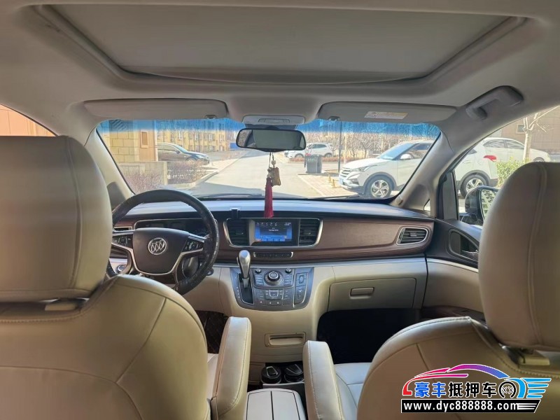 15年别克GL8轿车抵押车出售