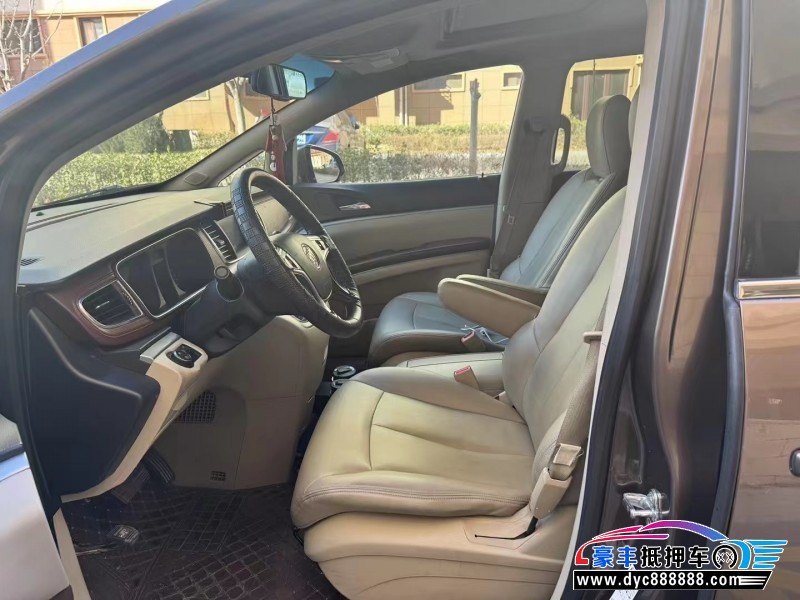 15年别克GL8轿车抵押车出售