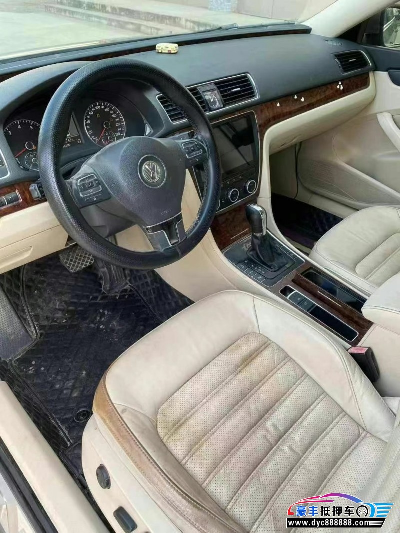 12年大众帕萨特轿车抵押车出售