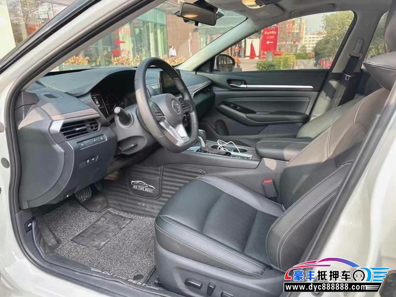 22年日产天籁轿车抵押车出售