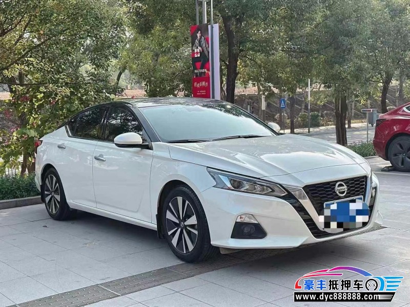 22年日产天籁轿车抵押车出售