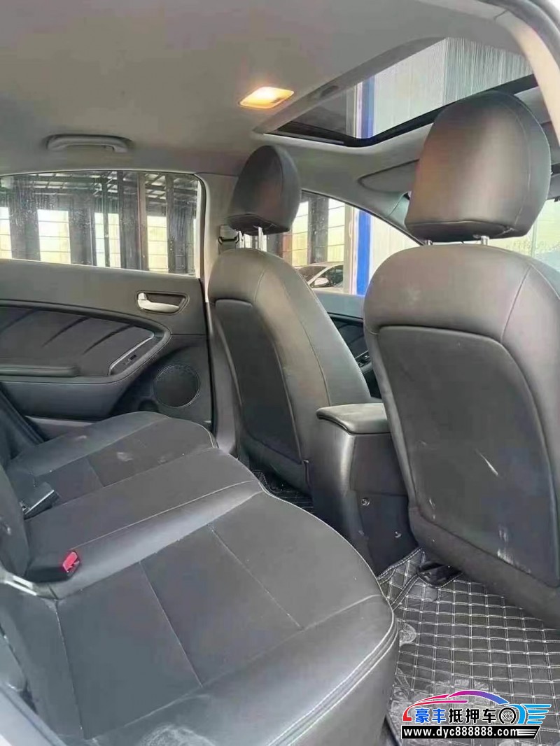 18年起亚K3轿车抵押车出售