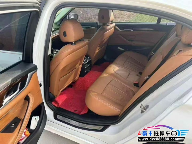 17年宝马5系轿车抵押车出售