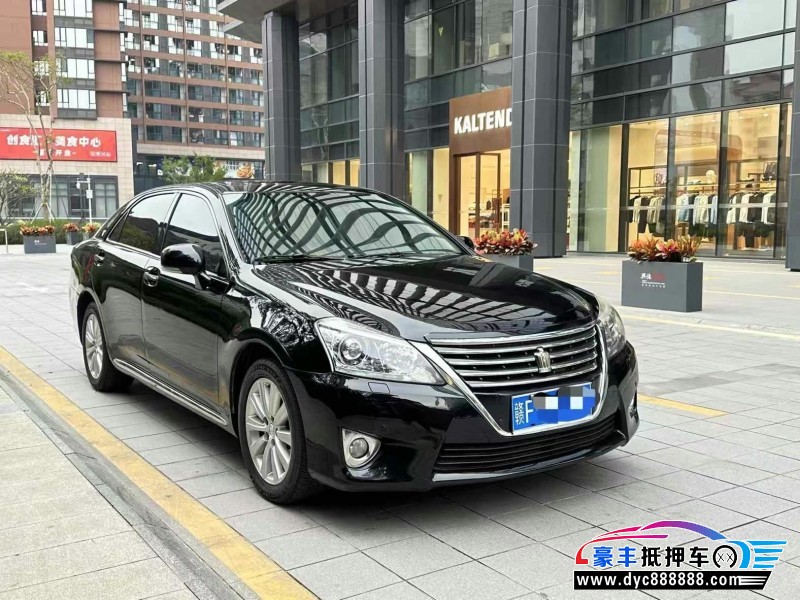 13年丰田皇冠轿车抵押车出售