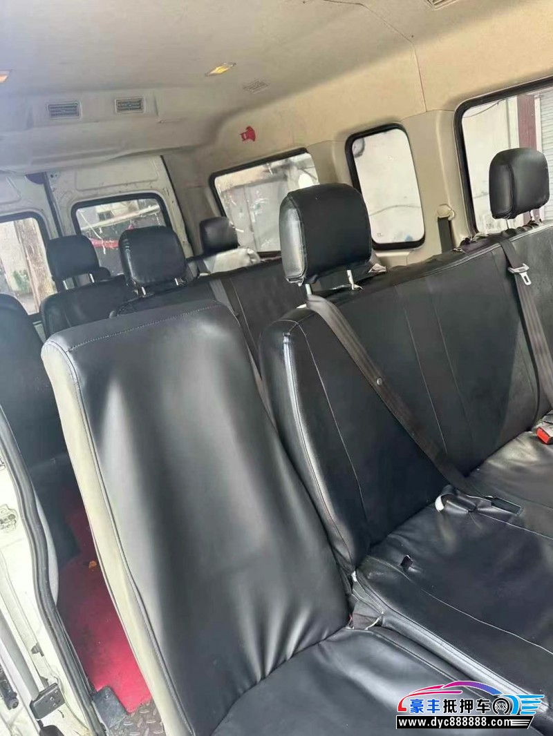 22年上汽大通V80轿车抵押车出售