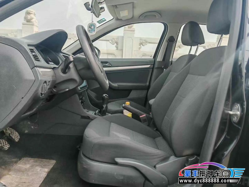 18年大众朗逸轿车抵押车出售