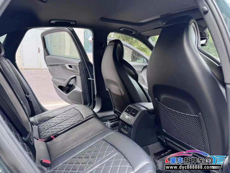 18年奥迪S4轿车抵押车出售