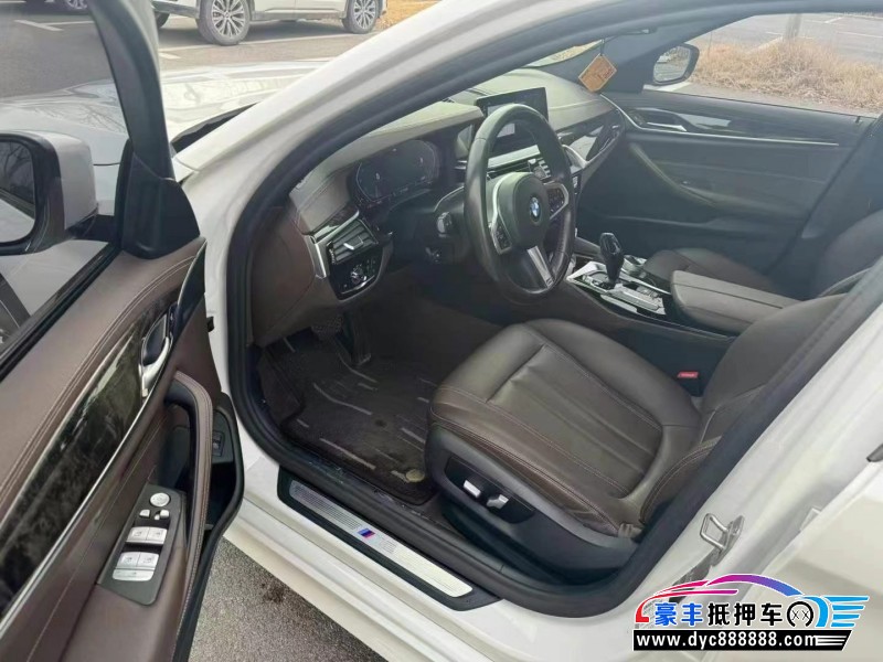 19年宝马5系轿车抵押车出售