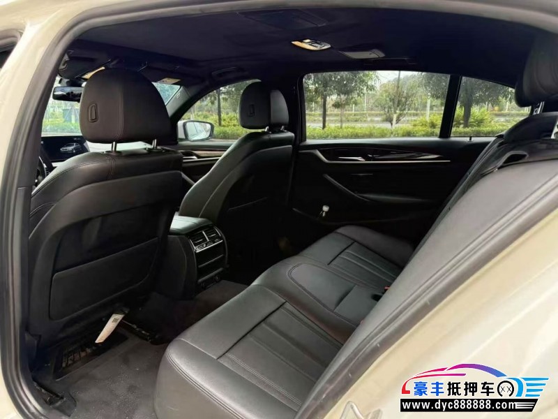 18年宝马5系轿车抵押车出售