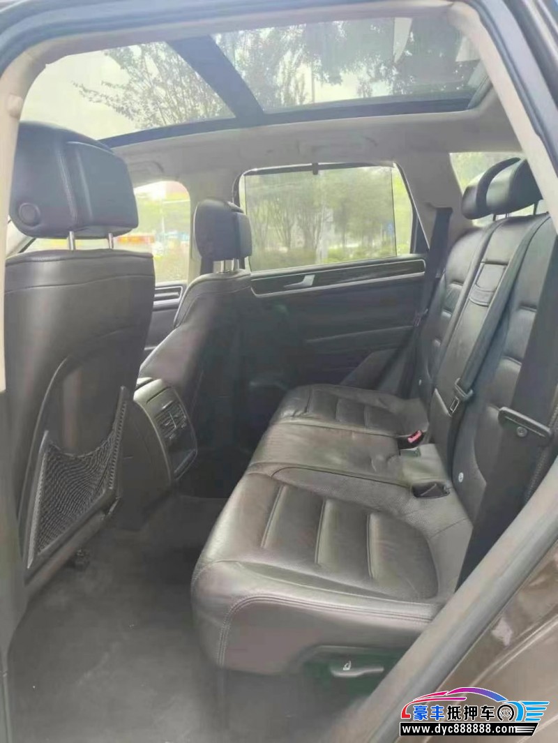 12年大众途锐轿车抵押车出售