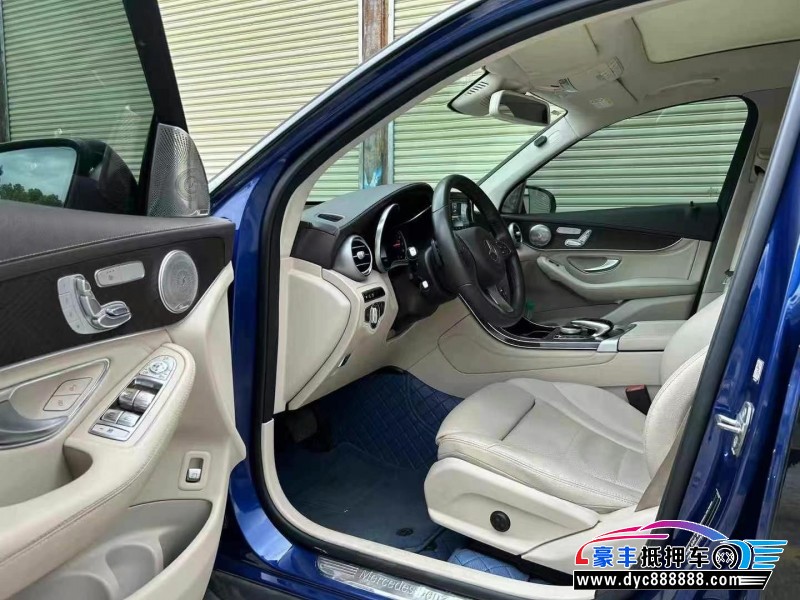 16年奔驰GLC轿车抵押车出售