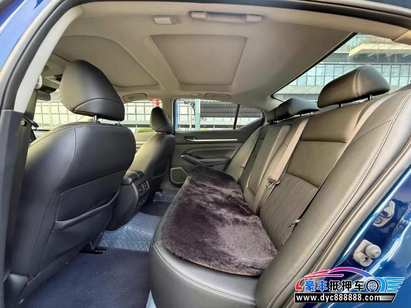 21年日产天籁轿车抵押车出售