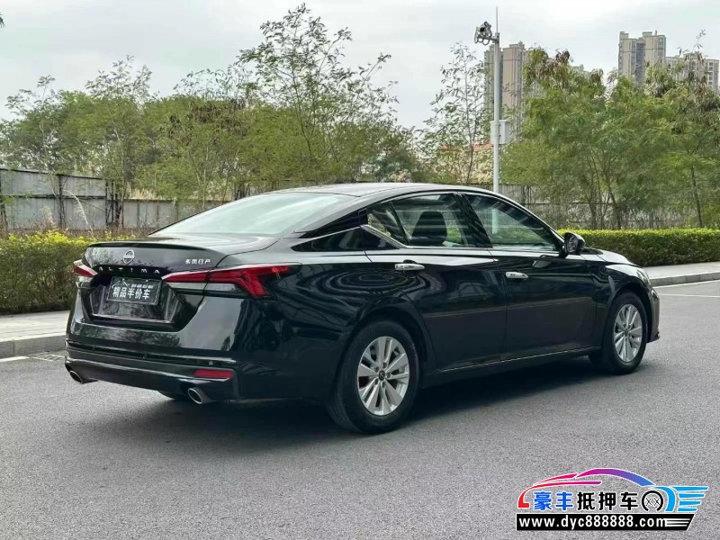 23年日产天籁轿车抵押车出售