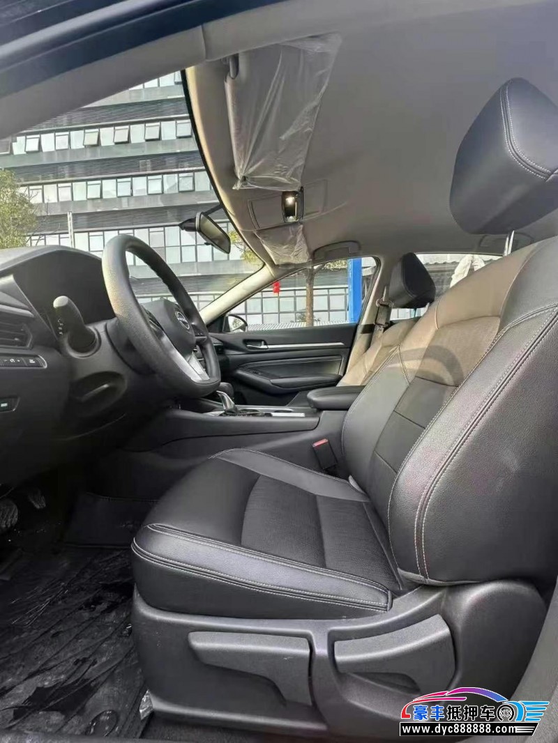 23年日产天籁轿车抵押车出售