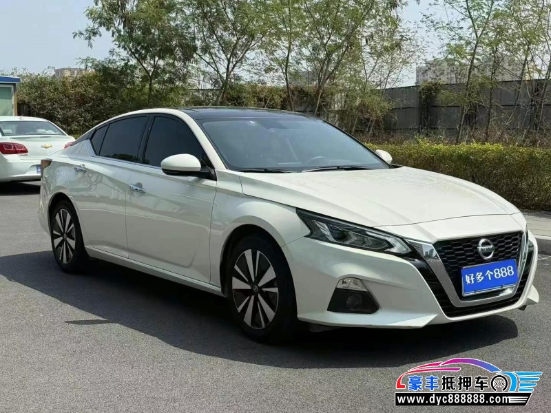 22年日产天籁轿车抵押车出售