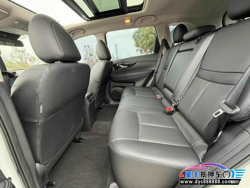 25年日产奇骏轿车抵押车出售