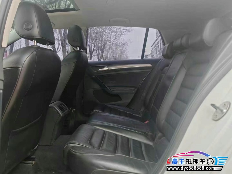 14年大众高尔夫轿车抵押车出售