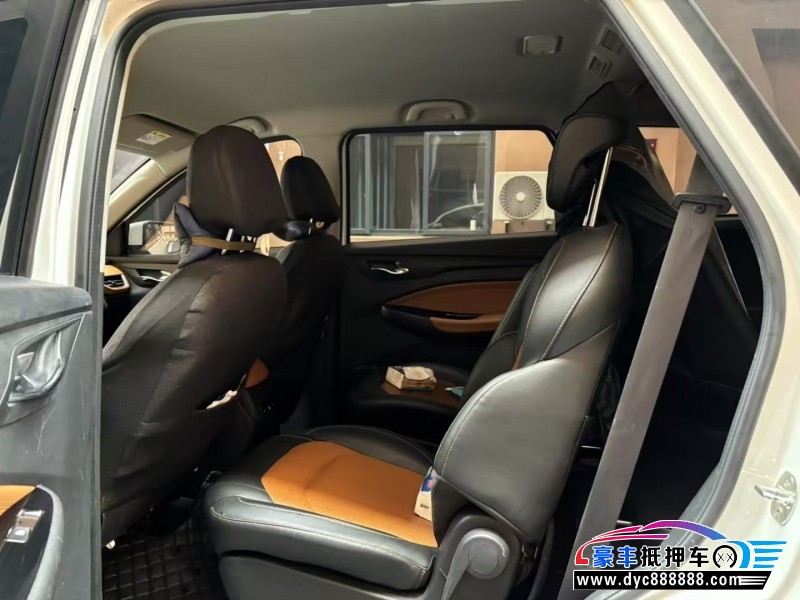 23年五菱五菱宏光S轿车抵押车出售