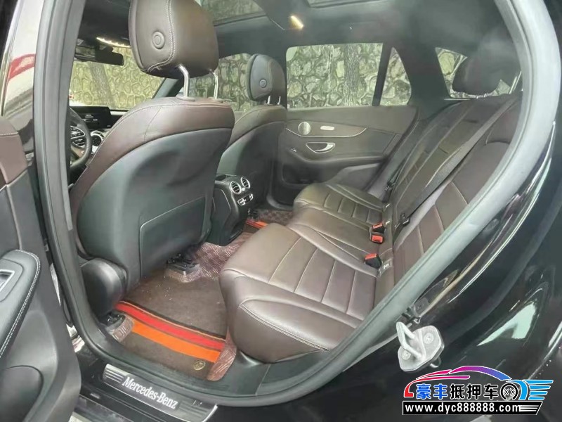 21年奔驰GLC轿车抵押车出售