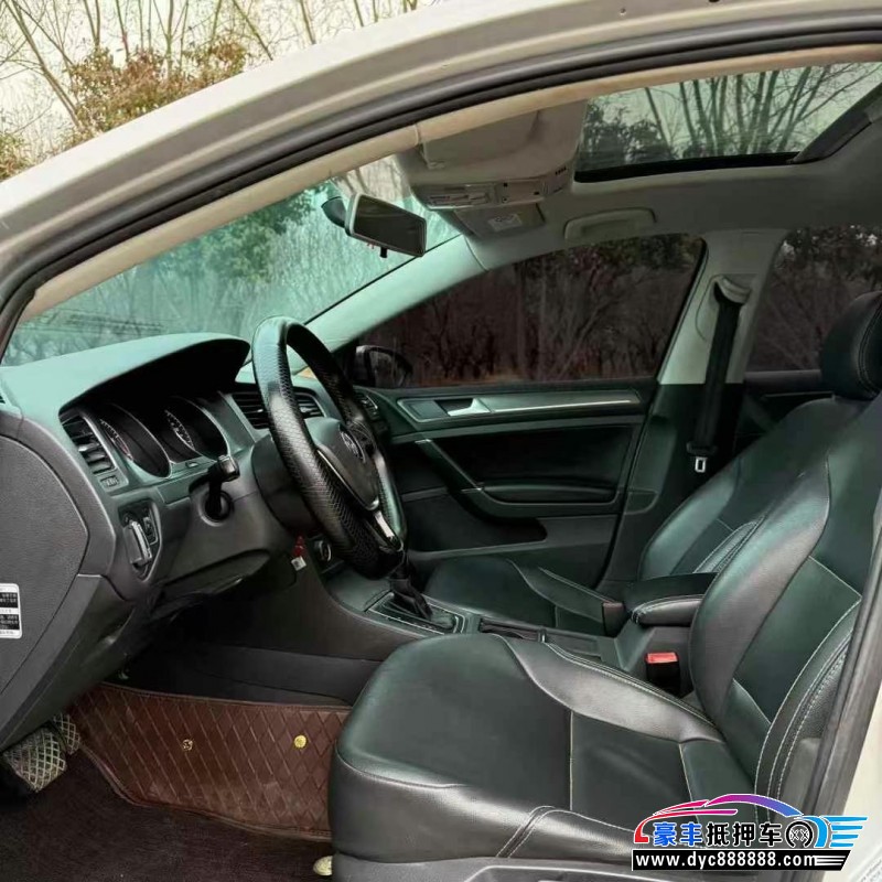 15年大众高尔夫轿车抵押车出售