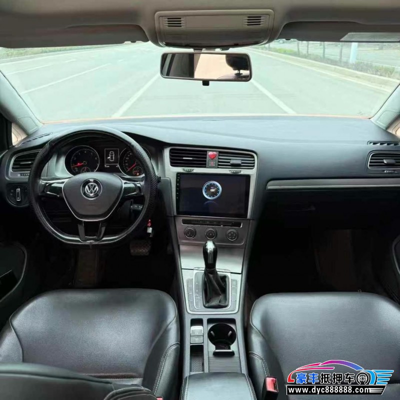 15年大众高尔夫轿车抵押车出售