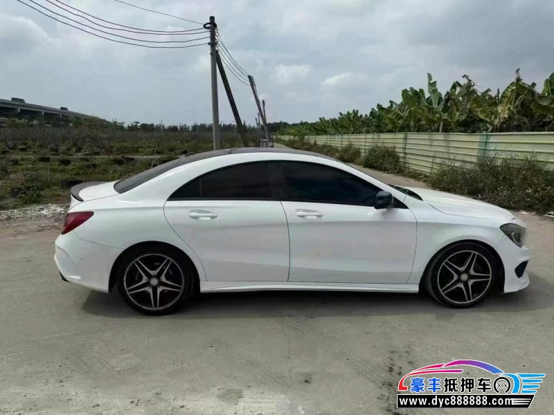 15年奔驰GLA轿车抵押车出售