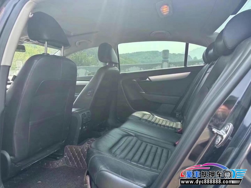 14年大众迈腾轿车抵押车出售