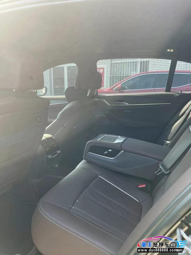 23年宝马5系轿车抵押车出售