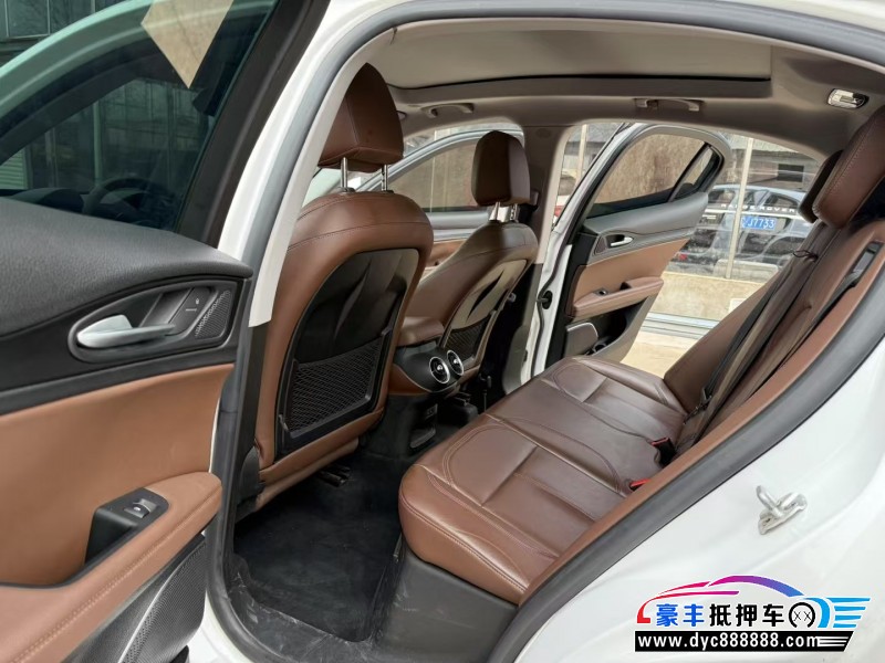 19年阿尔法·罗密欧Stelvio轿车抵押车出售