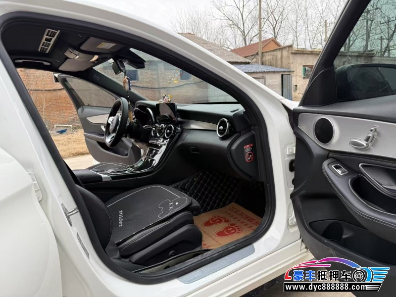 18年奔驰C轿车抵押车出售