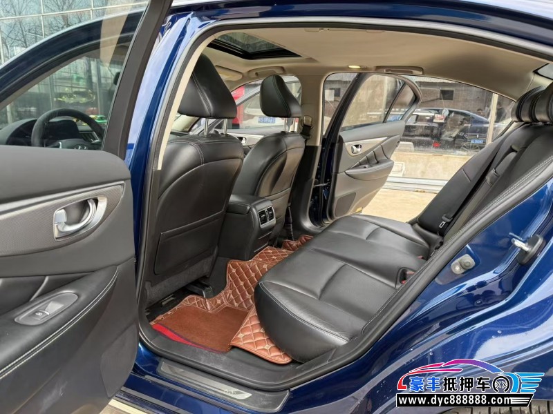 18年奔驰C轿车抵押车出售