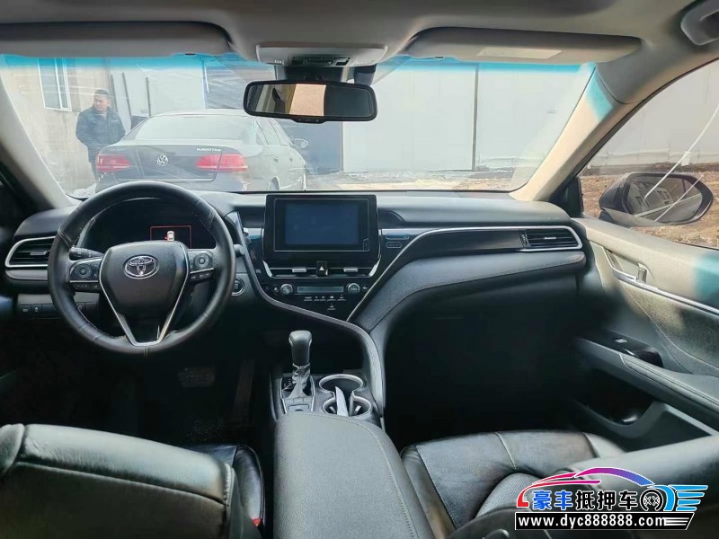 22年丰田凯美瑞轿车抵押车出售