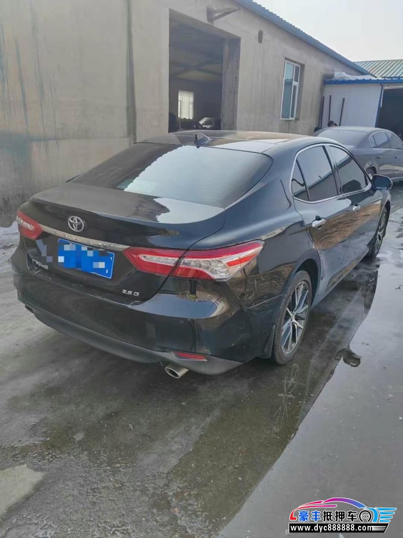 22年丰田凯美瑞轿车抵押车出售