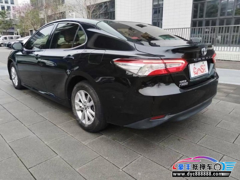 18年丰田凯美瑞轿车抵押车出售