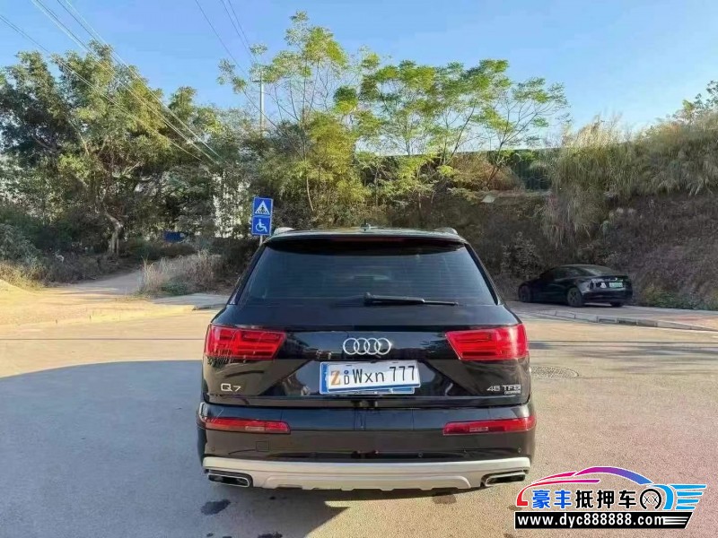 17年奥迪Q7轿车抵押车出售