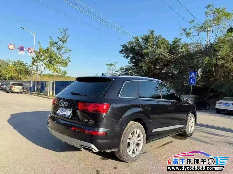 17年奥迪Q7轿车抵押车出售