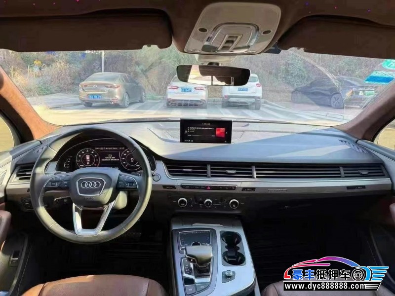 17年奥迪Q7轿车抵押车出售