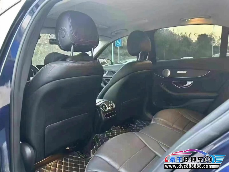 19年奔驰C轿车抵押车出售