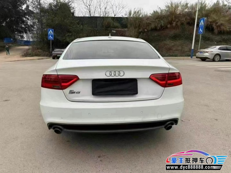 13年奥迪A5轿车抵押车出售
