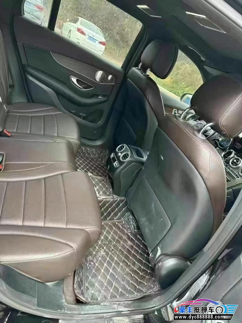 21年奔驰GLC轿车抵押车出售