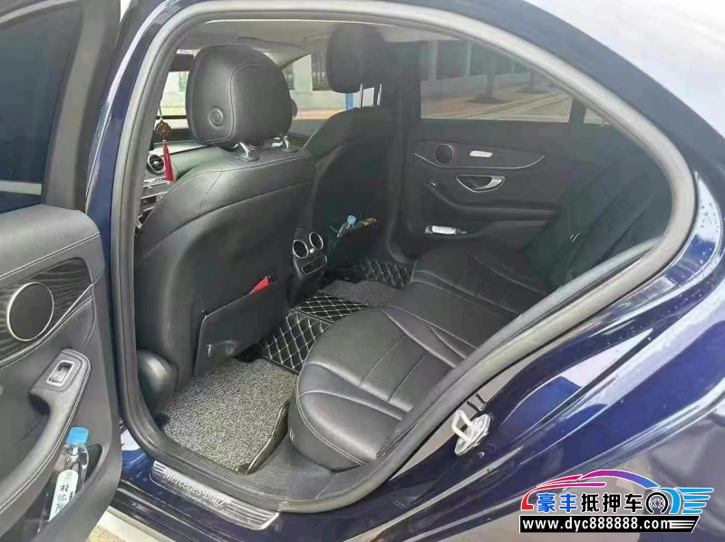 19年奔驰C轿车抵押车出售