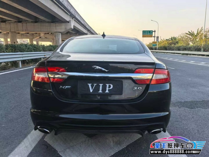 13年捷豹XF轿车抵押车出售