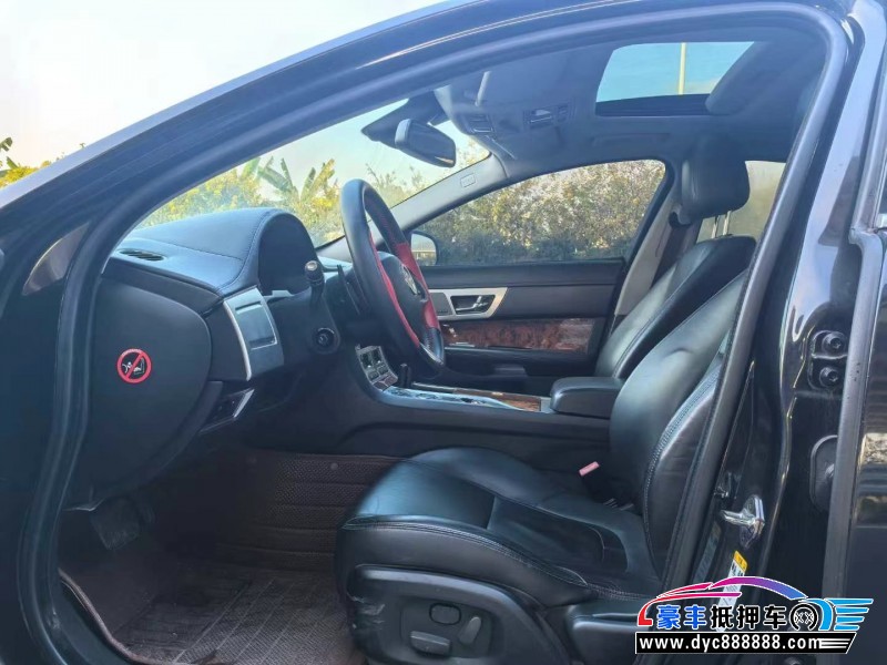 13年捷豹XF轿车抵押车出售