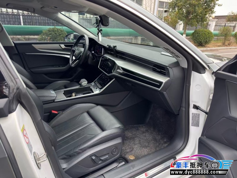 21年奥迪A7轿车抵押车出售