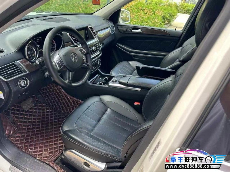 13年奔驰GL轿车抵押车出售