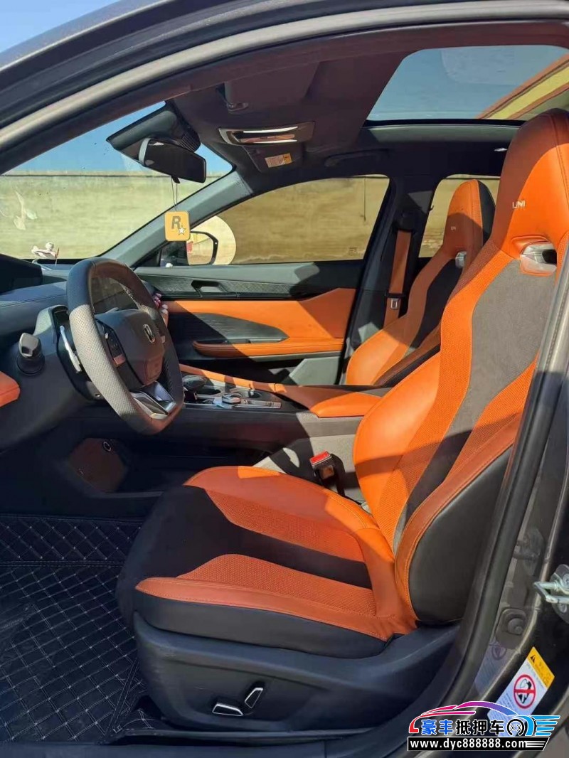 24年长安长安UNI轿车抵押车出售