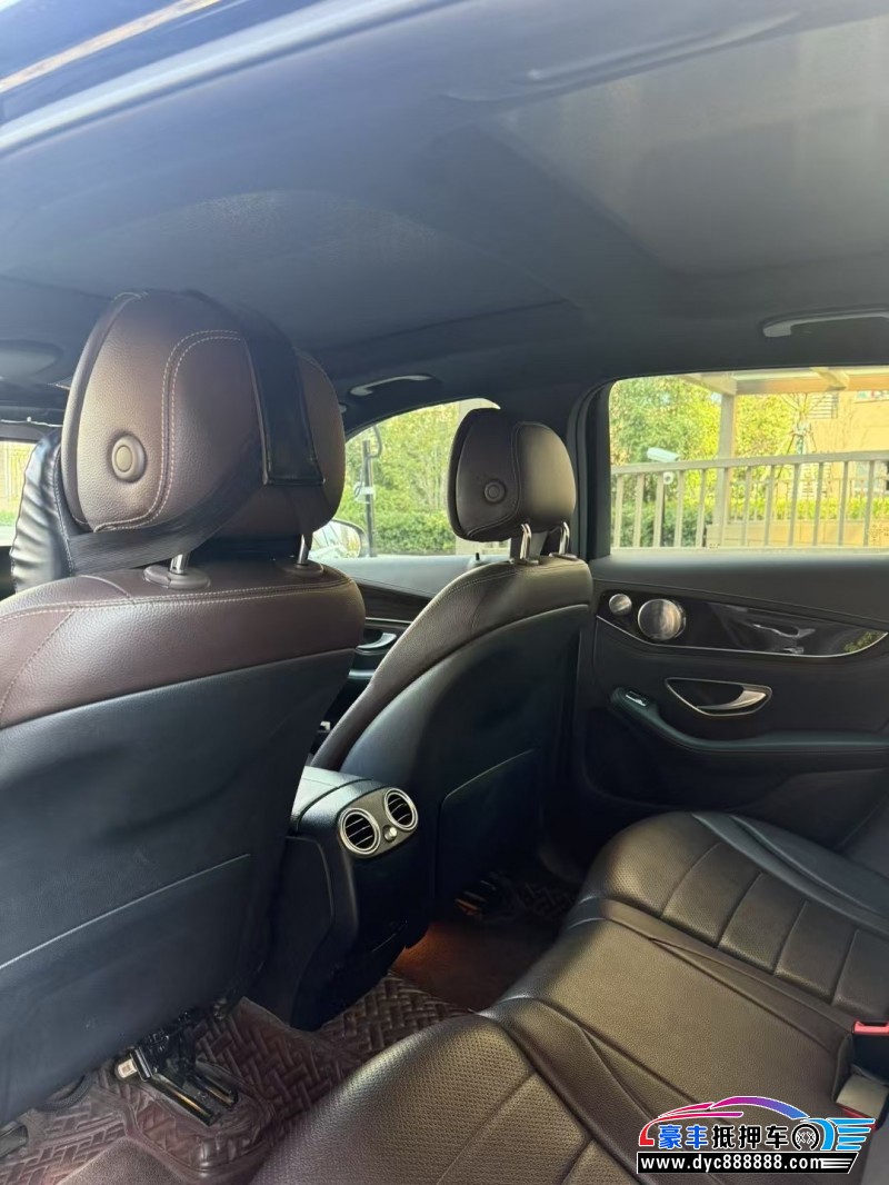 18年奔驰GLC轿车抵押车出售